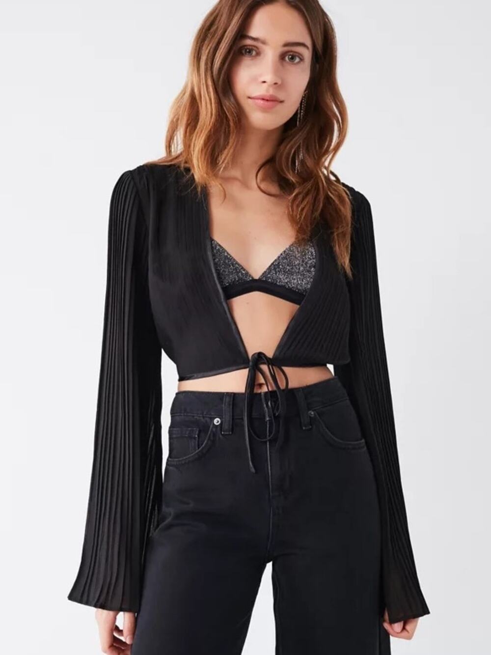 Urban Outfitters Hayes pleated tie front flare sleeve cropped top size medium